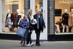 Amsterdam 10 december 2016
Frits Kroymans met zijn ex vriendin Nynke Wynia op de cornelis schuytstraat.