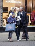 Amsterdam 10 december 2016
Frits Kroymans met zijn ex vriendin Nynke Wynia op de cornelis schuytstraat.
