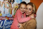 Amsterdam 26 november 2016
20 jaar studio 100 in het ziggodome met oa K3. Froukje de Both met dochter