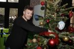 Amsterdam 7 december 2016
Sky radio Christmas tree event met oa Daphne en Emma Deckers Ronald de Boer Gers Pardoel Wilfred Genee Renate Verbaan en Bracha v Doesburgh. Fred v Leer en Manon Meijers zijn de jury. Marlayne Sahupala presenteert het geheel in het college hotel.