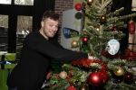 Amsterdam 7 december 2016
Sky radio Christmas tree event met oa Daphne en Emma Deckers Ronald de Boer Gers Pardoel Wilfred Genee Renate Verbaan en Bracha v Doesburgh. Fred v Leer en Manon Meijers zijn de jury. Marlayne Sahupala presenteert het geheel in het college hotel.