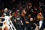 Oberhausen 10 december 2016
Rico Verhoeven wint zijn gevecht met Badr Hari tijdens de GLORY COLLISION in Oberhausen.
