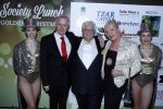 Den Haag 12 december 2016
Society lunch in crown plaza hotel. Tony Tetro met Harry Mens en Viola Holt