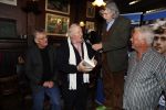Amsterdam 25 november 2016
Boekpresentatie Johnny Rep bij cafe Scheltema. Johan Derksen reikt eerste exemplaar uit aan Heinz Stuy . Het boek is geschreven door  Mark v d Heuvel.