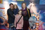 Amsterdam 10 december 2016
Premiere Sing in pathe arena. Hielke Bierman met man en kinderen
