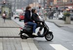 Amsterdam 9 december 2016
Holly Brood met vriend Soy Kroon op de scooter in Amsterdam