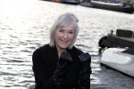 Amsterdam 8 december 2016
Inge Ipenburg komt weer terug in GTST en komt met boot aanvaren.
