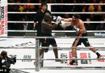 Oberhausen 10 december 2016
Jamal Ben Saddik wint van Ismael Londt tijdens de GLORY COLLISION in Oberhausen.