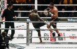Oberhausen 10 december 2016
Jamal Ben Saddik wint van Ismael Londt tijdens de GLORY COLLISION in Oberhausen.
