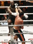 Oberhausen 10 december 2016
Jamal Ben Saddik wint van Ismael Londt tijdens de GLORY COLLISION in Oberhausen.