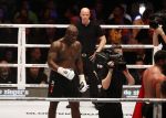 Oberhausen 10 december 2016
Jamal Ben Saddik wint van Ismael Londt tijdens de GLORY COLLISION in Oberhausen.