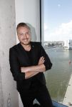 Amsterdam 30 september 2016
cd presentatie O'GENE in de amsterdam toren . Marco Borsato reikt hem uit. Jamai