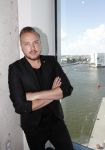 Amsterdam 30 september 2016
cd presentatie O'GENE in de amsterdam toren . Marco Borsato reikt hem uit. Jamai