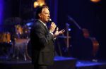 Amsterdam 20 november 2016
Rob de Nijs krijgt de radio5 oeuvre award in theater Amsterdam . Zijn vrouw Henriette en zoons Robert en Yoshi zijn ook aanwezig alsmede zijn ex vrouw Belinda meuldijk. Jan Rietman