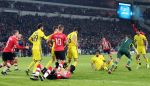 Eindhoven, 6 December 2016 Laatse groepswedstrijd in de Champions League Seizoen 2016/2017 PSV-FC Rostov, eindstand 0-0 en uitschakeling voor het gehele Europese Voetbal.
Jeroen Zoet in aanval Siem de Jong Bart Ramselaar Hector Moreno Joshua Brenet