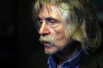 Amsterdam 25 november 2016
Boekpresentatie Johnny Rep bij cafe Scheltema. Johan Derksen reikt eerste exemplaar uit aan Heinz Stuy . Het boek is geschreven door  Mark v d Heuvel.