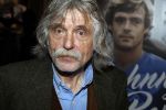 Amsterdam 25 november 2016
Boekpresentatie Johnny Rep bij cafe Scheltema. Johan Derksen reikt eerste exemplaar uit aan Heinz Stuy . Het boek is geschreven door  Mark v d Heuvel.