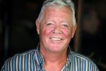 Amsterdam 25 november 2016
Boekpresentatie Johnny Rep bij cafe Scheltema. Johan Derksen reikt eerste exemplaar uit aan Heinz Stuy . Het boek is geschreven door  Mark v d Heuvel.