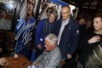 Amsterdam 25 november 2016
Boekpresentatie Johnny Rep bij cafe Scheltema. Johan Derksen reikt eerste exemplaar uit aan Heinz Stuy . Het boek is geschreven door  Mark v d Heuvel.