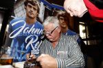Amsterdam 25 november 2016
Boekpresentatie Johnny Rep bij cafe Scheltema. Johan Derksen reikt eerste exemplaar uit aan Heinz Stuy . Het boek is geschreven door  Mark v d Heuvel.