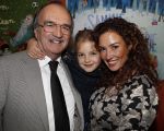 Amsterdam 14 november 2016
Winston Gerschtanowitz presenteerde de nieuwe sinterklaasboeken van Jumbo gemaakt door Katja  en Wim Schuurman Albert Verlinde en Wesley Sneijder die helaas niet aanwezig kon zijn in de Bibliotheek van Amsterdam. Katja had dochter Sammie mee genomen.