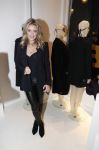 Amsterdam 15 december 2016 
Presentatie sieradenlijn Vedder en Vedder ( Anne en Esther) bij Velvet op de cornelis schuytstraat. Laurien Verstraten