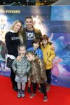 Amsterdam 10 december 2016
Premiere Sing in pathe arena. Maaike Dorsteen met gezin