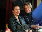 Amsterdam 25 november 2016
Boekpresentatie Johnny Rep bij cafe Scheltema. Johan Derksen reikt eerste exemplaar uit aan Heinz Stuy . Het boek is geschreven door  Mark v d Heuvel. Marieke Derksen ( dochter Johan)