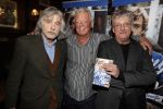 Amsterdam 25 november 2016
Boekpresentatie Johnny Rep bij cafe Scheltema. Johan Derksen reikt eerste exemplaar uit aan Heinz Stuy . Het boek is geschreven door  Mark v d Heuvel.