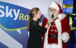 Amsterdam 7 december 2016
Sky radio Christmas tree event met oa Daphne en Emma Deckers Ronald de Boer Gers Pardoel Wilfred Genee Renate Verbaan en Bracha v Doesburgh. Fred v Leer en Manon Meijers zijn de jury. Marlayne Sahupala presenteert het geheel in het college hotel.