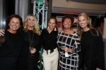 Heteren 23 november 2016
Ladies Night georganiseerd door Porsche centrum Gelderland.
Anouk Smulders presenteerde het event waar geld werd opgehaald voor de stichting Onky Donky van Marlies Boekhoorn. Marlies met dochter Denise Boekhoorn en vriendinnen