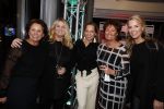 Heteren 23 november 2016
Ladies Night georganiseerd door Porsche centrum Gelderland.
Anouk Smulders presenteerde het event waar geld werd opgehaald voor de stichting Onky Donky van Marlies Boekhoorn. Marlies met dochter Denise Boekhoorn en vriendinnen