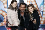 Amsterdam 10 december 2016
Premiere Sing in pathe arena. Micha Noot met kinderen
