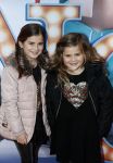Amsterdam 10 december 2016
Premiere Sing in pathe arena. Micha Noot met kinderen