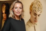Amsterdam 19 november 2016
Micky Hoogendijk staat met foto's op de Amsterdam Pan beurs. Annette de Vries interviewt haar.
