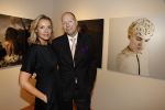 Amsterdam 19 november 2016
Micky Hoogendijk staat met foto's op de Amsterdam Pan beurs. Micky met gallery houder Eduard Planting