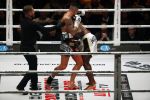 Oberhausen 10 december 2016
Nieky Holzen verliest zijn wereldtitel aan Cedric Doumbe uit Frankrijk tijdens de GLORY COLLISION in Oberhausen.