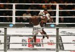 Oberhausen 10 december 2016
Nieky Holzen verliest zijn wereldtitel aan Cedric Doumbe uit Frankrijk tijdens de GLORY COLLISION in Oberhausen.