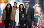 Amsterdam 10 december 2016
Premiere Sing in pathe arena. Nurlaila Kareem met man en kinderen