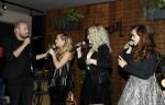 Amsterdam 30 september 2016
cd presentatie O'GENE in de amsterdam toren . Marco Borsato reikt hem uit.
O'G3NE