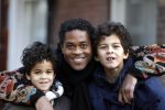 Amsterdam 9  februari 2006
Patrick Kluivert met zijn zoontjes Quincy en Justin bij school
Peter Smulders bv