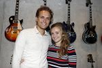Amsterdam 30 september 2016
cd presentatie O'GENE in de amsterdam toren . Marco Borsato reikt hem uit. Pip Pellens en Pim Wessels
