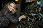 Amsterdam 7 december 2016
Sky radio Christmas tree event met oa Daphne en Emma Deckers Ronald de Boer Gers Pardoel Wilfred Genee Renate Verbaan en Bracha v Doesburgh. Fred v Leer en Manon Meijers zijn de jury. Marlayne Sahupala presenteert het geheel in het college hotel.