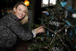 Amsterdam 7 december 2016
Sky radio Christmas tree event met oa Daphne en Emma Deckers Ronald de Boer Gers Pardoel Wilfred Genee Renate Verbaan en Bracha v Doesburgh. Fred v Leer en Manon Meijers zijn de jury. Marlayne Sahupala presenteert het geheel in het college hotel.