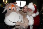 Amsterdam 7 december 2016
Sky radio Christmas tree event met oa Daphne en Emma Deckers Ronald de Boer Gers Pardoel Wilfred Genee Renate Verbaan en Bracha v Doesburgh. Fred v Leer en Manon Meijers zijn de jury. Marlayne Sahupala presenteert het geheel in het college hotel.