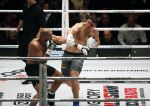 Oberhausen 10 december 2016
Rico Verhoeven wint zijn gevecht met Badr Hari tijdens de GLORY COLLISION in Oberhausen.