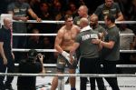 Oberhausen 10 december 2016
Rico Verhoeven wint zijn gevecht met Badr Hari tijdens de GLORY COLLISION in Oberhausen.