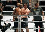 Oberhausen 10 december 2016
Rico Verhoeven wint zijn gevecht met Badr Hari tijdens de GLORY COLLISION in Oberhausen.