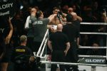 Oberhausen 10 december 2016
Rico Verhoeven wint zijn gevecht met Badr Hari tijdens de GLORY COLLISION in Oberhausen.