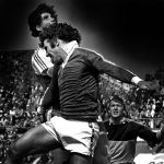 Wim v Hanegem in duel met Rob Landsbergen en Pim Doesburg 1979


PETER SMULDERS BV